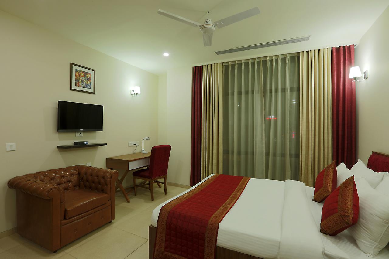 Fairvacanze Inns And Suites Sonipat Bagian luar foto